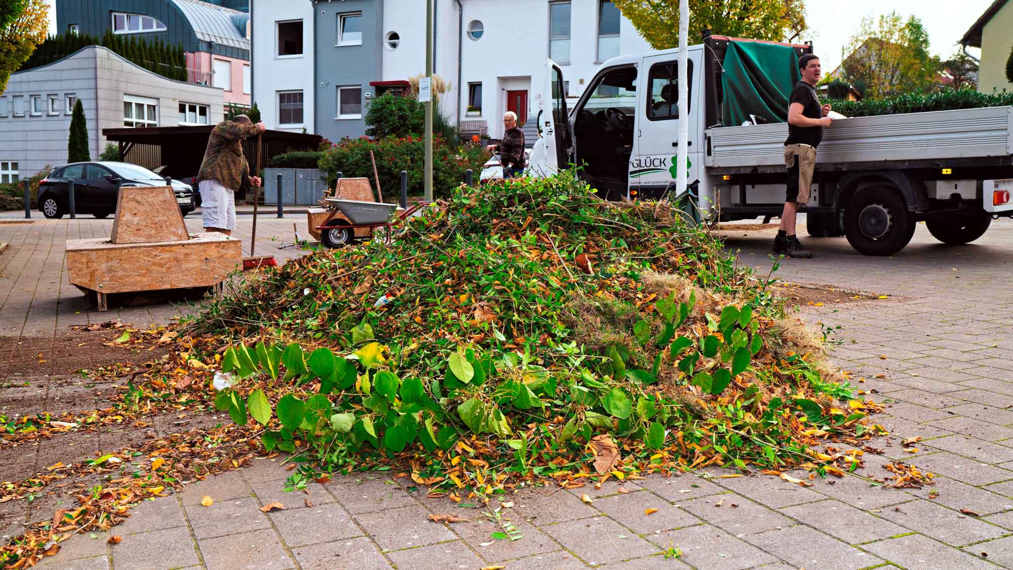 Reinigung Bonner Platz Platzpflege im Herzen von Holthausen - SPD Hattingen