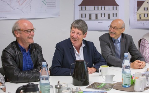 Ralf Kapschack, Barbara Hendricks und Rainer Bovermann an einem Tisch
