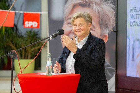 Melanie Witte-Lonsing bei ihrer Vorstellung als Bürgermeisterkandidatin der SPD Hattingen